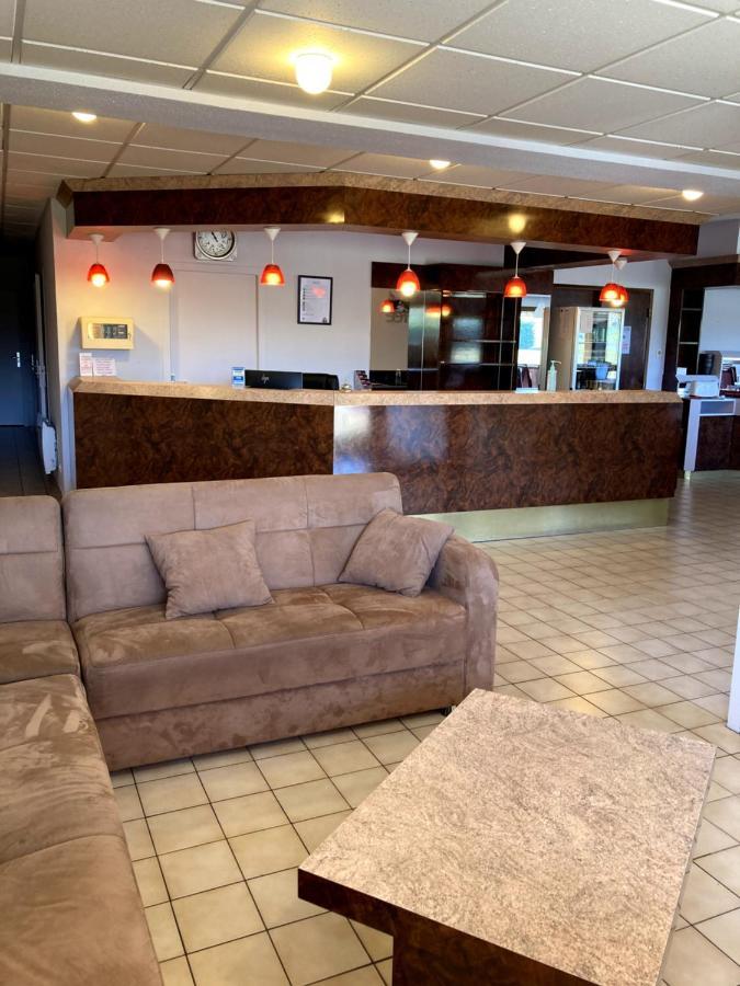 Brit Hotel Essentiel Moulins Avermes Buitenkant foto