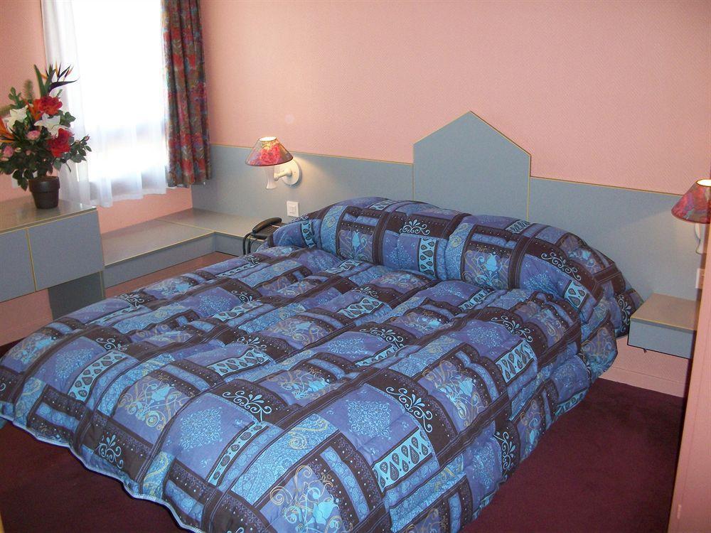 Brit Hotel Essentiel Moulins Avermes Buitenkant foto