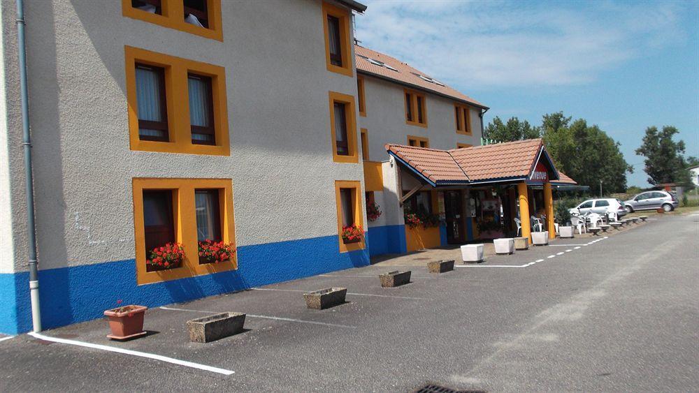 Brit Hotel Essentiel Moulins Avermes Buitenkant foto
